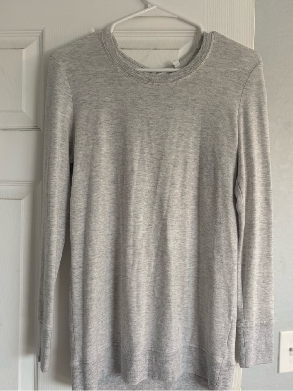 Athleta Heather Gray Crewneck Long-Sleeve Sweater